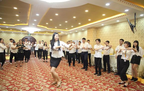 洁希亚国际洗衣总部九月份员工活动 洁希亚国际洗衣总部九月份员工活动