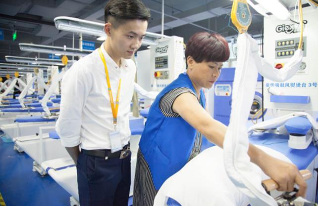 北京洗衣店加盟洁希亚和加盟商亲如一家 北京洗衣店加盟洁希亚和加盟商亲如一家