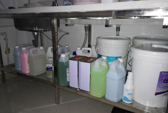 投资开干洗店加盟连锁排名店要注意什么