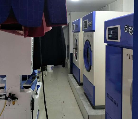 一个小型干洗店要多少钱 选择洁希亚节省成本